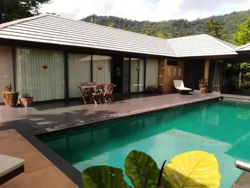 5-Bedrooms Luxury Villa in Maenam Koh Samui "SALE"