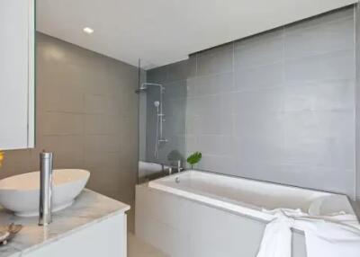 Luxurious 1-Bedroom Apartment H in Bangrak RENT