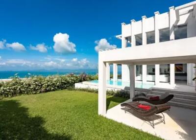 Stunning 2-Bedroom Garden Suite with Breathtaking Sea Views "RENT"