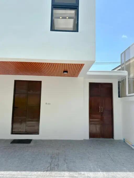 2 BR-Luxurious New Modern Townhouse in Plai Laem, Koh Samui