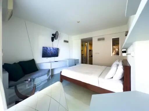 "Condo: Luxe 26sqm Poolside Bangrak in Koh Samui