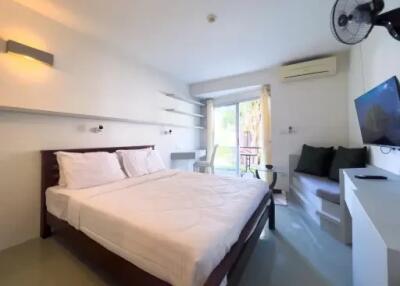 "Condo: Luxe 26sqm Poolside Bangrak in Koh Samui