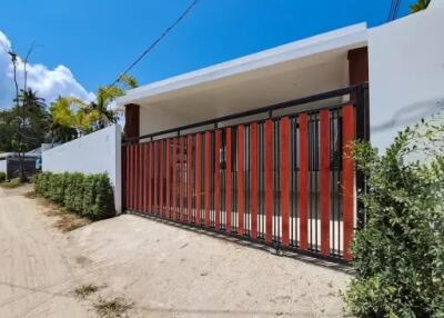 Wonderful 3-Bedroom Pool Villa for Sale in Lamai Koh Samui