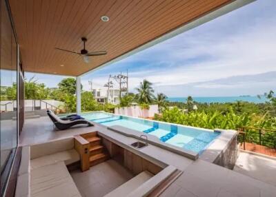 4-Bedroom Luxury Pool Villa with 180-degree ocean view