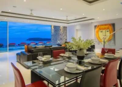 "Seaside Splendor: Luxurious 4-Bedroom Villa with Panoramic Views and Infinity Pool in Chaweng Beach"