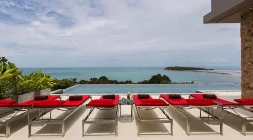 "Seaside Splendor: Luxurious 4-Bedroom Villa with Panoramic Views and Infinity Pool in Chaweng Beach"