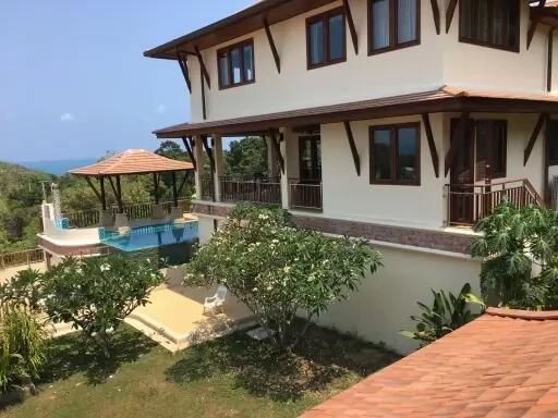 5 Bedroom Thai Style Sea View Villa at Plaileam Samui