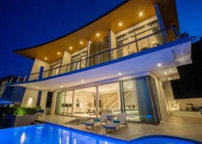 "5-Bedroom Oceanfront Opulence: Luxurious Villa Living in Koh Samui