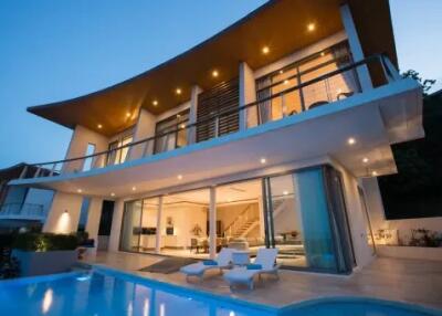 "5-Bedroom Oceanfront Opulence: Luxurious Villa Living in Koh Samui