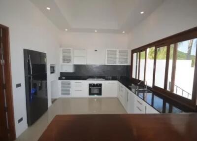 6 Bedrooms Sea View Pool Villa at Bangrak Samui