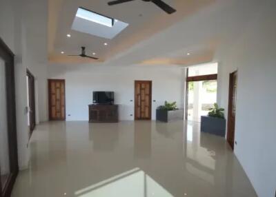 6 Bedrooms Sea View Pool Villa at Bangrak Samui