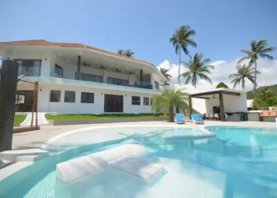 6 Bedrooms Sea View Pool Villa at Bangrak Samui