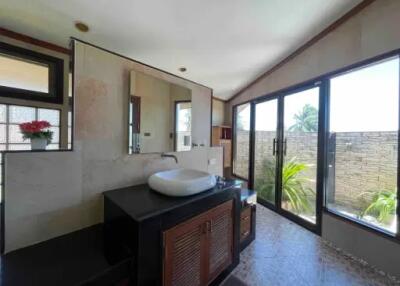 5-Bedroom Seaview Poll Villa at Bangrak Samui