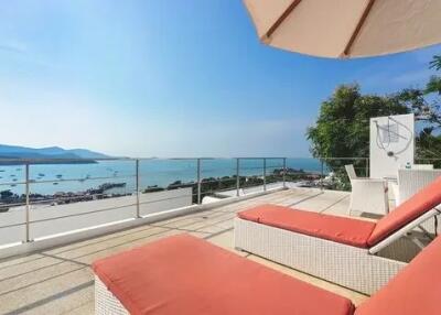 3-Bedroom Apartment Sea View Q 1 at Bangrak Samui