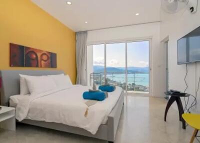 3-Bedroom Apartment Sea View Q 1 at Bangrak Samui