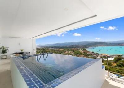 3-Bedroom Sea View Penthouse Q3 in Bangrak Samui