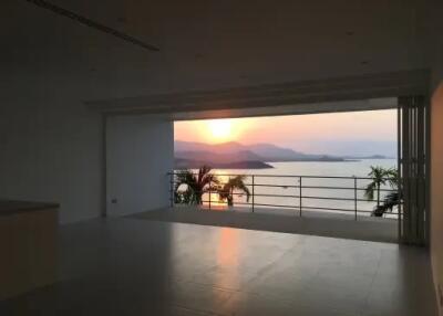 3 Bedroom Sea View Apartment at Bangrak Samui