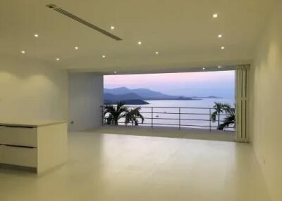 3 Bedroom Sea View Apartment at Bangrak Samui