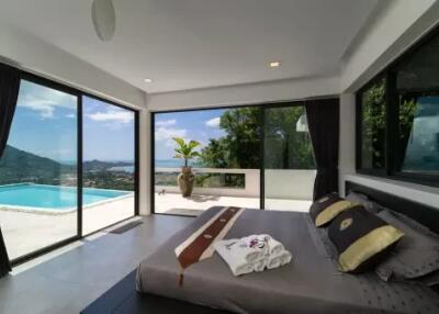 Gorgeous 4 Bedroom pool villa with stunning sea view