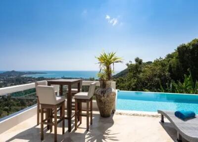 Gorgeous 4 Bedroom pool villa with stunning sea view