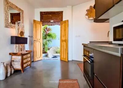 "Balinese Bliss: 2-Bedroom Villa with Breathtaking Views in Lamai"