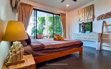 "Balinese Bliss: 2-Bedroom Villa with Breathtaking Views in Lamai"