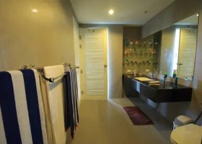 For Sale: 1-BR Seaside Condo in Plaileam Koh Samui