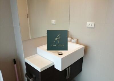 Bathroom with modern sink and vanity