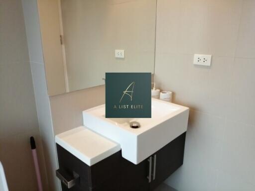 Bathroom with modern sink and vanity