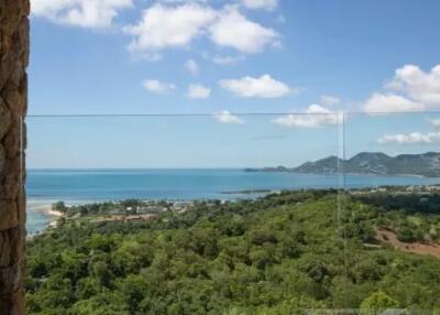 4 Bedrooms Urgent Sale: Exquisite Freehold Luxury Villa in Choeng Mon, Koh Samui " Free hold"