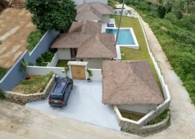 4 Bedrooms Hillside Villa in Bophut Koh Samui " Free hold"