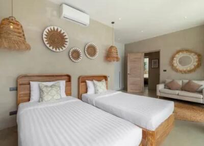 4 Bedrooms Hillside Villa in Bophut Koh Samui " Free hold"