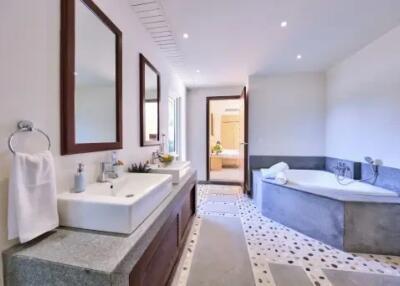 2 Bedrooms Villa in Lipanoi Koh Samui " Free hold"