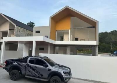 "Stunning 3-Bedroom 2-Storey Pool Villa in Bo Phut - Ready for Decoration"  " Free hold"