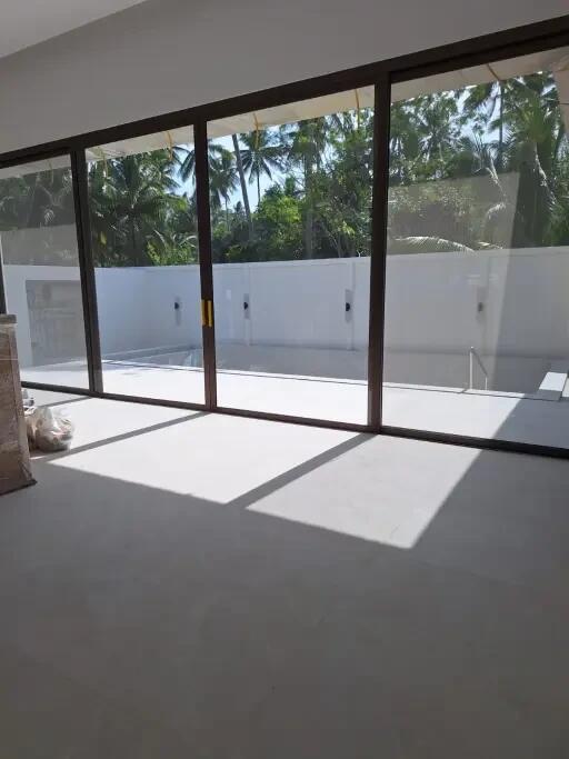 "Luxurious 3-Bedroom Villa with Private Infinity Pool in Maenam, Koh Samui" " Free hold"