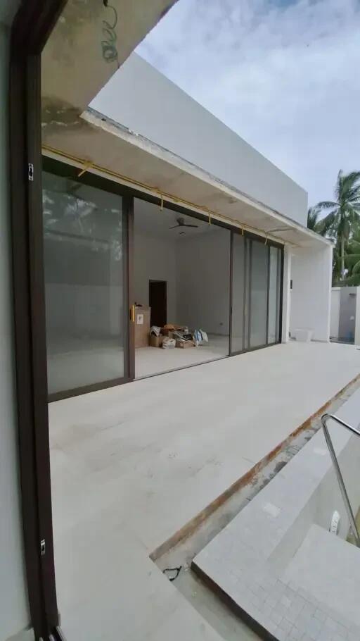 "Luxurious 3-Bedroom Villa with Private Infinity Pool in Maenam, Koh Samui" " Free hold"