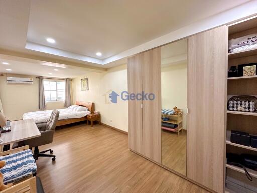 3 Bedrooms House in VN Residence 2 Pratumnak H011908