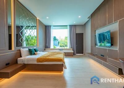 Luxurious 6-Bed Villa in Pattaya, Private Pool,