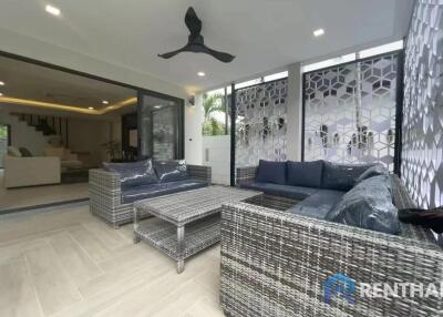 Luxury stylish pool villa in the heart of Jomtien