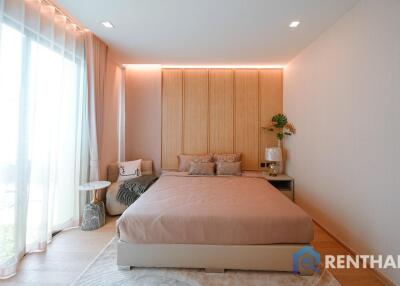 Luxury 5-Bedrooms Fully Furnished House in Pattaya