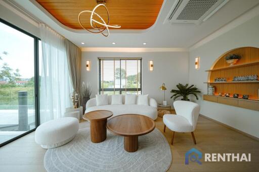 Luxury 5-Bedrooms Fully Furnished House in Pattaya