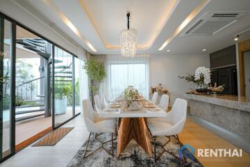 Luxury 5-Bedrooms Fully Furnished House in Pattaya