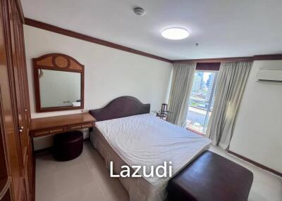 1 Bedroom 1 Bathroom 52 SQ.M Silom Suite