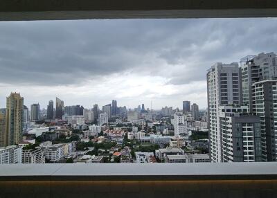 Renovated Large Penthouse Sukhumvit 33 Sale