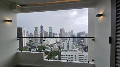 Renovated Large Penthouse Sukhumvit 33 Sale