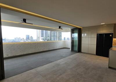 Renovated Large Penthouse Sukhumvit 33 Sale