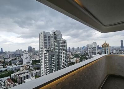 Renovated Large Penthouse Sukhumvit 33 Sale