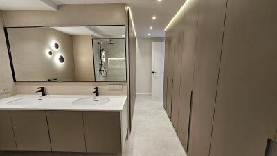 Renovated Large Penthouse Sukhumvit 33 Sale