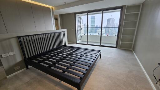 Renovated Large Penthouse Sukhumvit 33 Sale