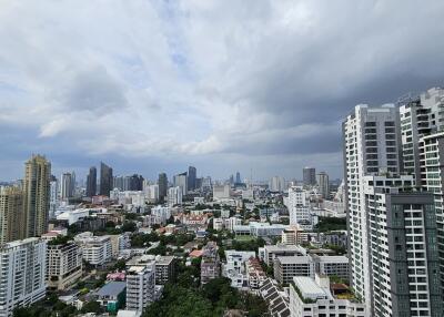 Renovated Large Penthouse Sukhumvit 33 Sale